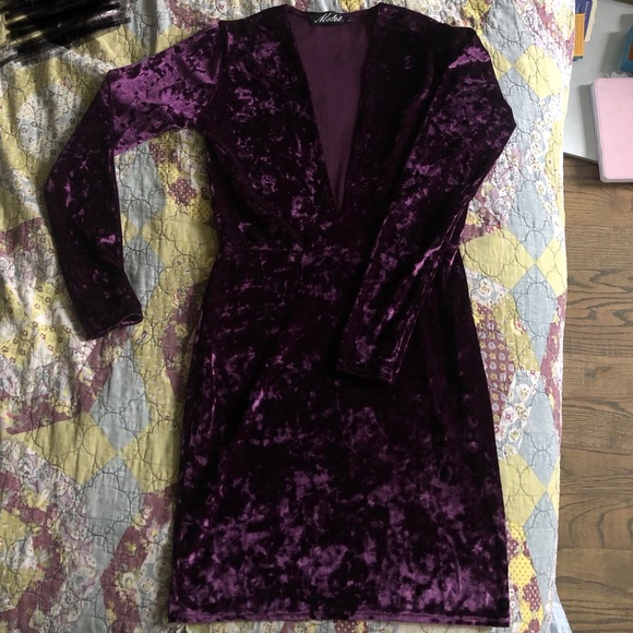 ASOS Dresses & Skirts - ASOS Crushed Velvet Deep V Bodycon Mini Dress ASOS Dresses & Skirts - ASOS Crushed Velvet Deep V Bodycon Mini Dress